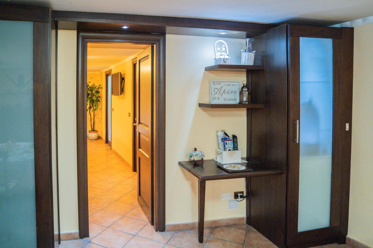 Appartement Domus Ugo Naples