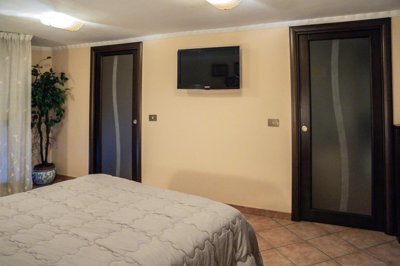 Domus Ugo Appartement *