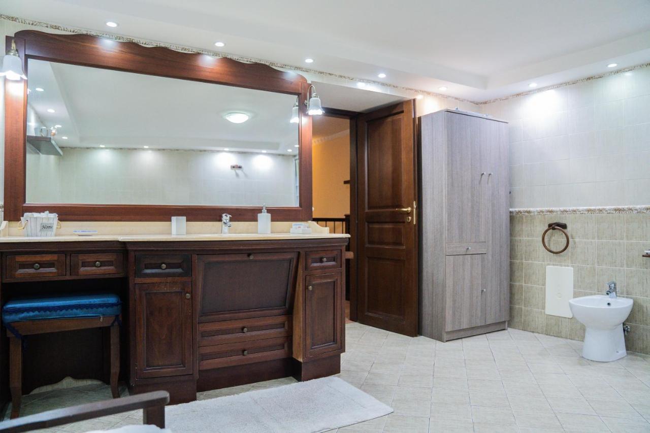 Appartement Domus Ugo Naples