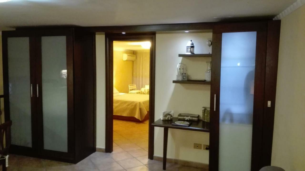 Domus Ugo Napoli